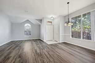 1351 Clearwater Dr, Grand Prairie, TX 75052 - Photo 8
