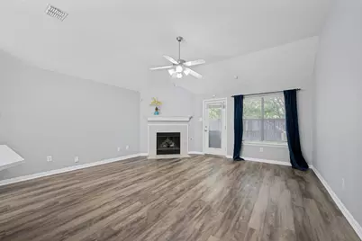 1351 Clearwater Drive, Grand Prairie, TX 75052 - Photo 20