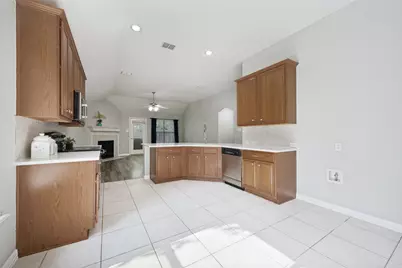 1351 Clearwater Drive, Grand Prairie, TX 75052 - Photo 14