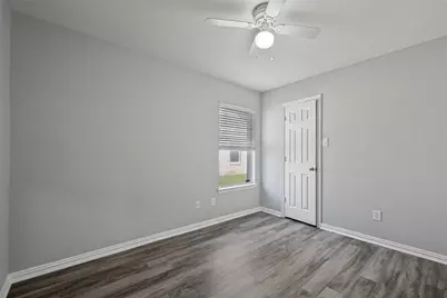 1351 Clearwater Drive, Grand Prairie, TX 75052 - Photo 6