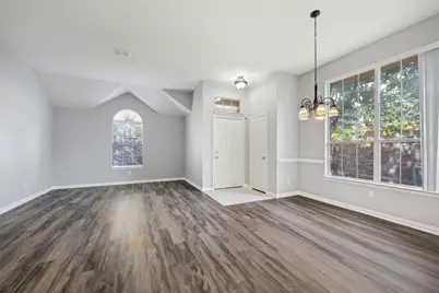 1351 Clearwater Drive, Grand Prairie, TX 75052 - Photo 8