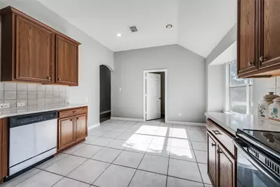 1351 Clearwater Drive, Grand Prairie, TX 75052 - Photo 18