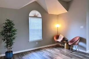 1351 Clearwater Dr, Grand Prairie, TX 75052 - Photo 2