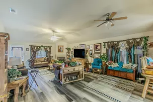 2937 Mayfair Ln, Lancaster, TX 75134 - Photo 2