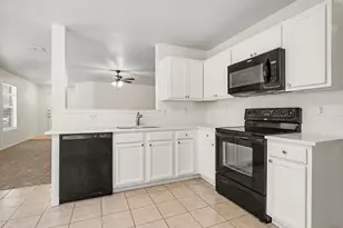 1817 Elk Lake Tr, Fort Worth, TX 76247 - Photo 4