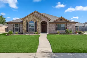915 Sage Meadow Dr, Glenn Heights, TX 75154 - Photo 1