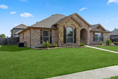 915 Sage Meadow Drive, Glenn Heights, TX 75154 - Photo 2