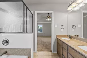 915 Sage Meadow Dr, Glenn Heights, TX 75154 - Photo 18