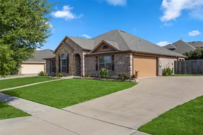 915 Sage Meadow Drive, Glenn Heights, TX 75154 - Photo 4