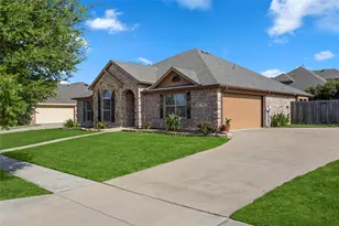 915 Sage Meadow Dr, Glenn Heights, TX 75154 - Photo 4