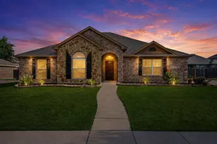 915 Sage Meadow Dr, Glenn Heights, TX 75154 - Photo 2