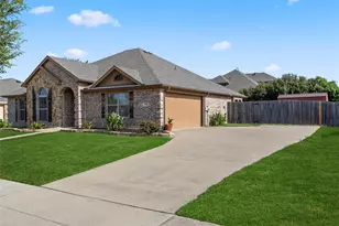 915 Sage Meadow Dr, Glenn Heights, TX 75154 - Photo 4