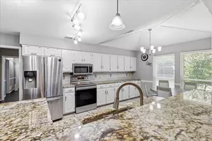 629 Park Ln, Highland Village, TX 75077 - Photo 2