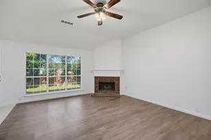 1119 Marshall Dr, Euless, TX 76039 - Photo 4