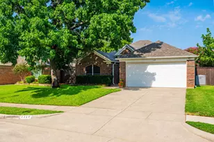 1119 Marshall Dr, Euless, TX 76039 - Photo 2