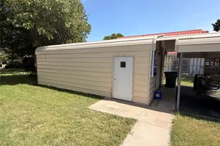 605 S Seaman St, Eastland, TX 76448 - Photo 32