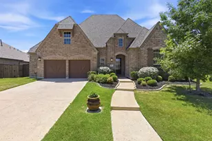 10813 Sycamore Falls Dr, Flower Mound, TX 76226 - Photo 2