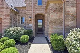 10813 Sycamore Falls Dr, Flower Mound, TX 76226 - Photo 4
