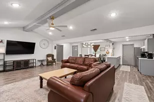 110 Pierce Dr, Mabank, TX 75156 - Photo 2