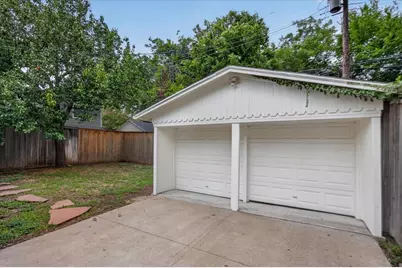 1325 Clover Lane, Fort Worth, TX 76107 - Photo 40
