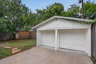 1325 Clover Ln, Fort Worth, TX 76107 - Photo 40