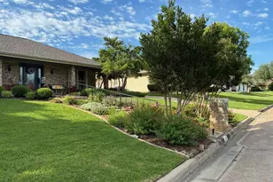 1118 Berkshire Ct, Trophy Club, TX 76262 - Photo 4