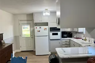 216 Woodlawn Ave, Strawn, TX 76475 - Photo 8