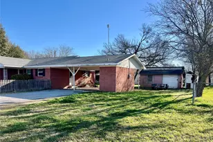 216 Woodlawn Ave, Strawn, TX 76475 - Photo 6
