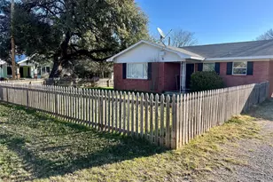 216 Woodlawn Ave, Strawn, TX 76475 - Photo 4