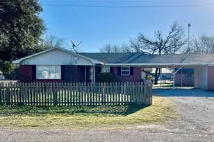 216 Woodlawn Ave, Strawn, TX 76475 - Photo 2