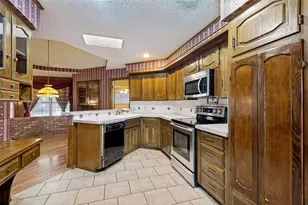 9015 Hunters Glen Trail, Fort Worth, TX 76120 - Photo 14