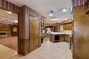9015 Hunters Glen Trail, Fort Worth, TX 76120 - Photo 14