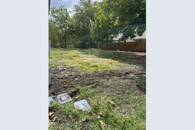 402 E Bonham Street, Tom Bean, TX 75491 - Photo 2