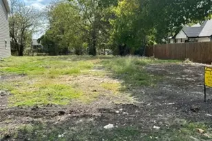 402 E Bonham St, Tom Bean, TX 75491 - Photo 1
