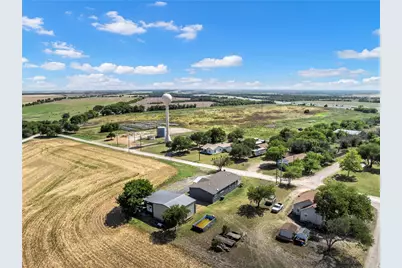 602 S 3rd Street, Abbott, TX 76621 - Photo 34
