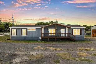 602 S 3rd St, Abbott, TX 76621 - Photo 2