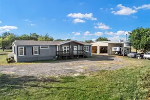 602 S 3rd St, Abbott, TX 76621 - Photo 4