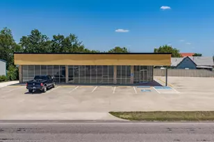 507 E Wise St, Bowie, TX 76230 - Photo 1