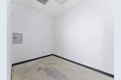 507 E Wise Street, Bowie, TX 76230 - Photo 14