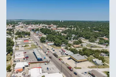 507 E Wise Street, Bowie, TX 76230 - Photo 28