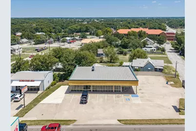 507 E Wise Street, Bowie, TX 76230 - Photo 10