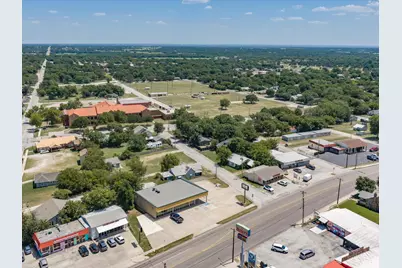 507 E Wise Street, Bowie, TX 76230 - Photo 30