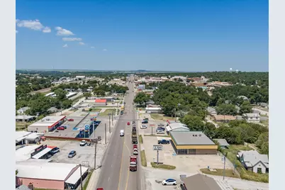 507 E Wise Street, Bowie, TX 76230 - Photo 26