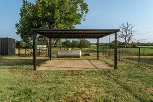 1122 W White Oak Rd, West, TX 76691 - Photo 26