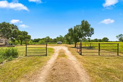 620 Park Street, Leroy, TX 76624 - Photo 18