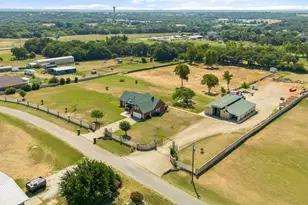 6017 Acton Meadows Ct, Granbury, TX 76049 - Photo 4