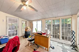 405 NE 4th St, Hubbard, TX 76648 - Photo 8