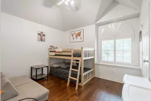 320 Andre Dr, Irving, TX 75063 - Photo 26
