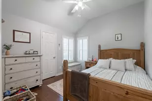 320 Andre Dr, Irving, TX 75063 - Photo 24