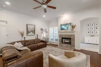 320 Andre Drive, Irving, TX 75063 - Photo 10